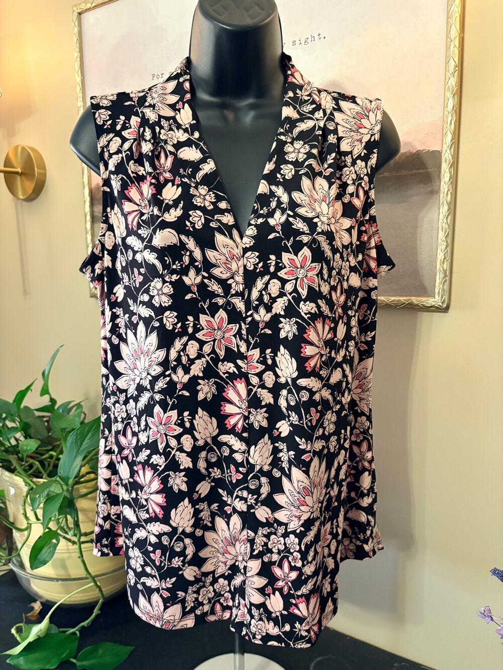 Liz Claiborne Career Floral Sleeveless Blouse Black Pink Cream Size Medium